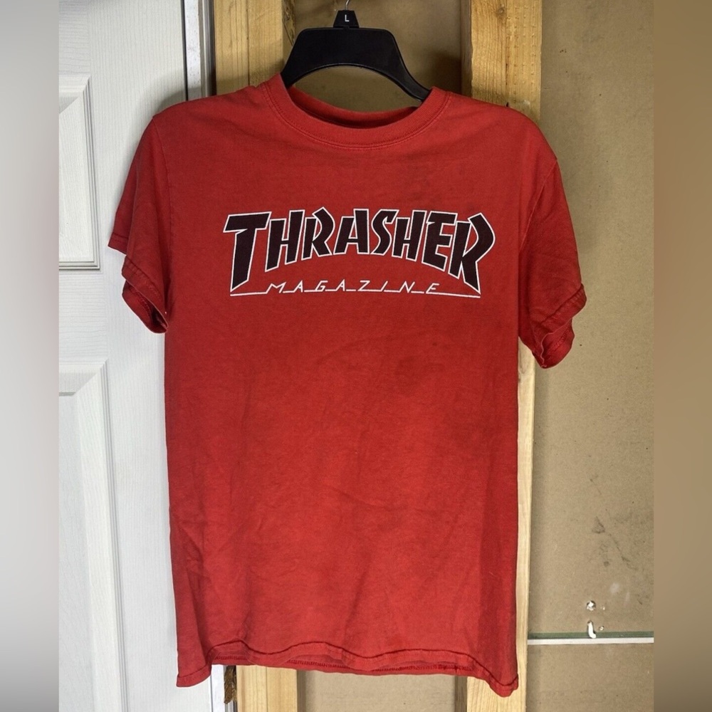 Thrasher Skateboard Magazine San Francisco Red Black T Shirt Men's Sz SMALL